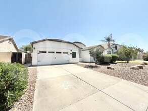 Building Photo - 3551 E San Pedro Ave