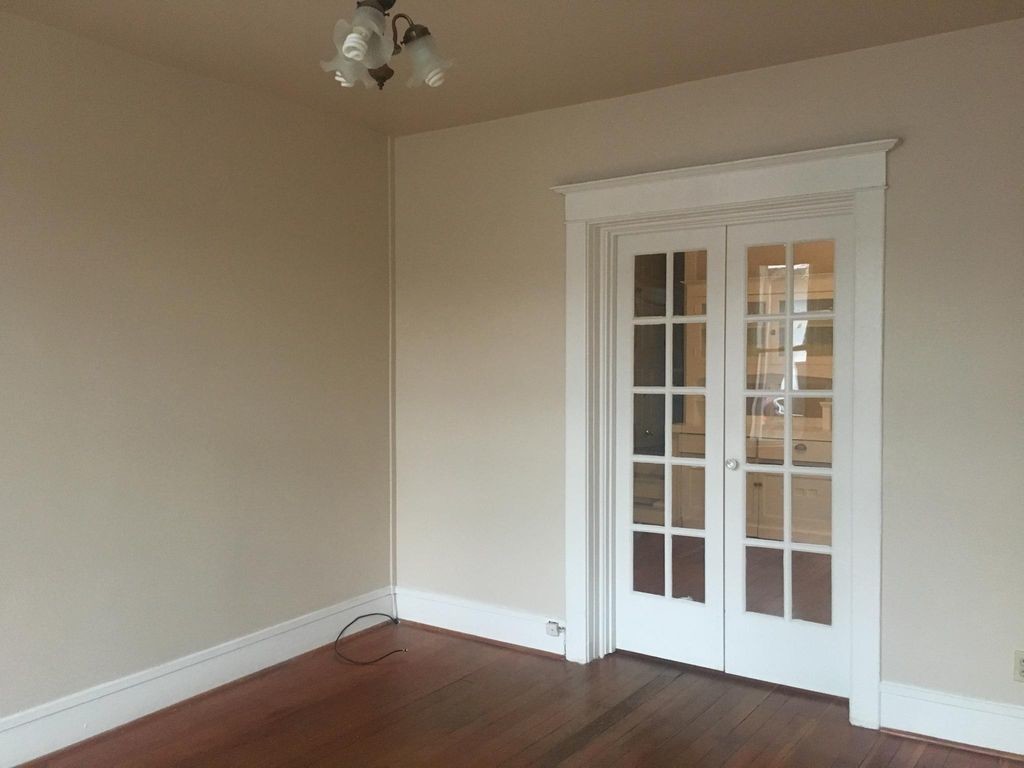 Primary Photo - 1527 Belmont Ave
