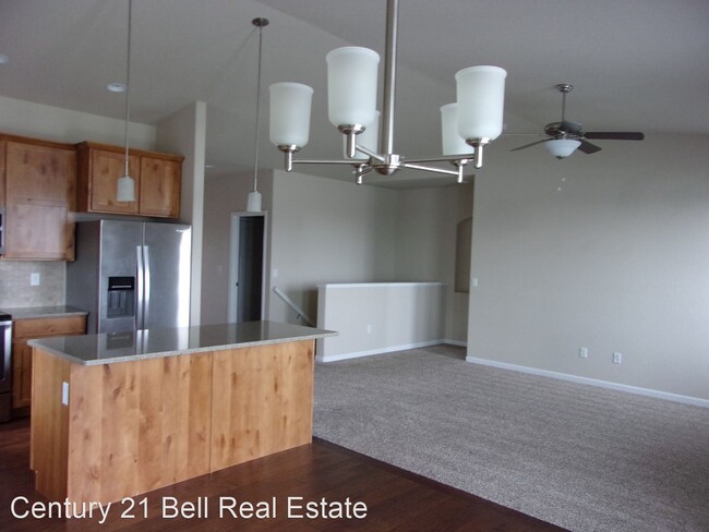 Building Photo - 3 br, 2 bath House - 5233 Boulder Court