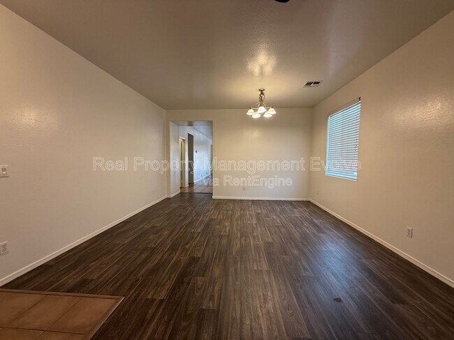 Foto del edificio - 7337 W St Catherine Ave