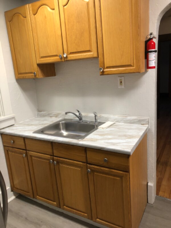 Building Photo - 700 Airbrake Ave