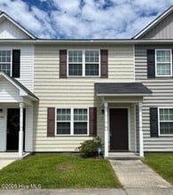 Building Photo - 8004 Banister Loop
