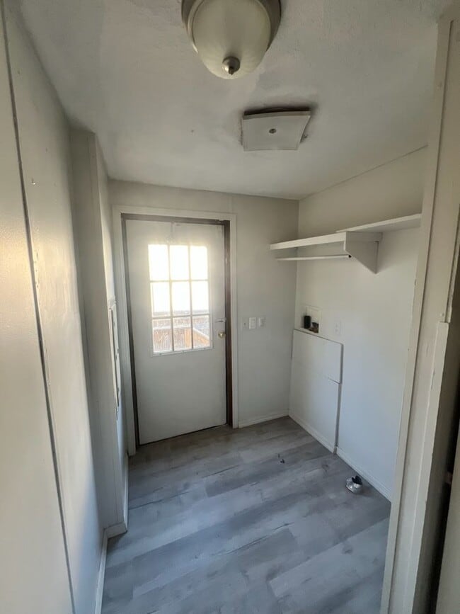 Foto del edificio - 518 W Alabama Ave