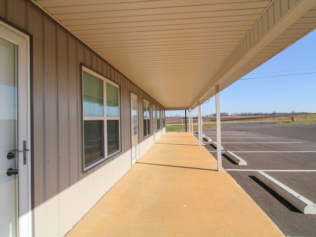 Building Photo - Furnished Apartments close to Athens and TVA Brownsferry