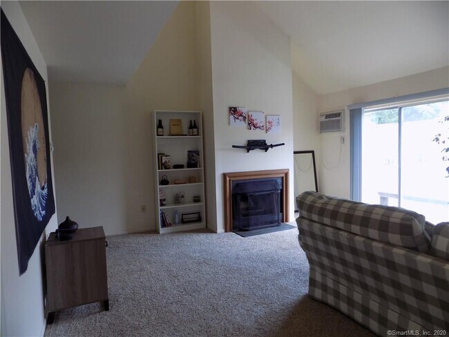 Building Photo - 180 Willow Springs