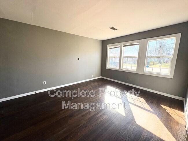 Foto del edificio - 1233 15th Way SW