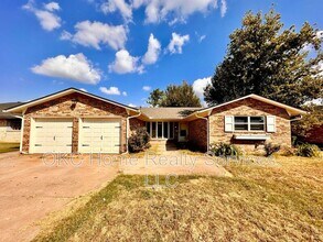 Building Photo - 3408 Oak Grove Dr
