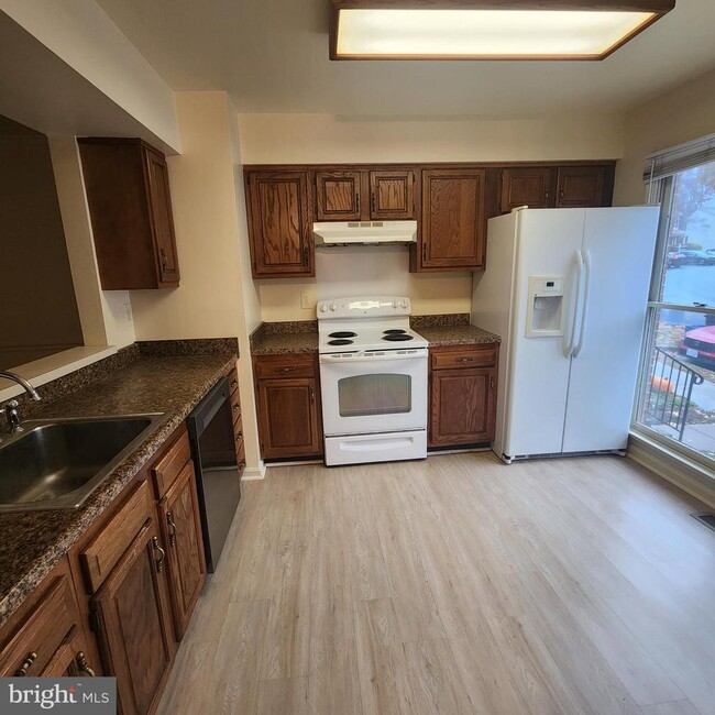 Foto del edificio - 6054 Rockton Ct