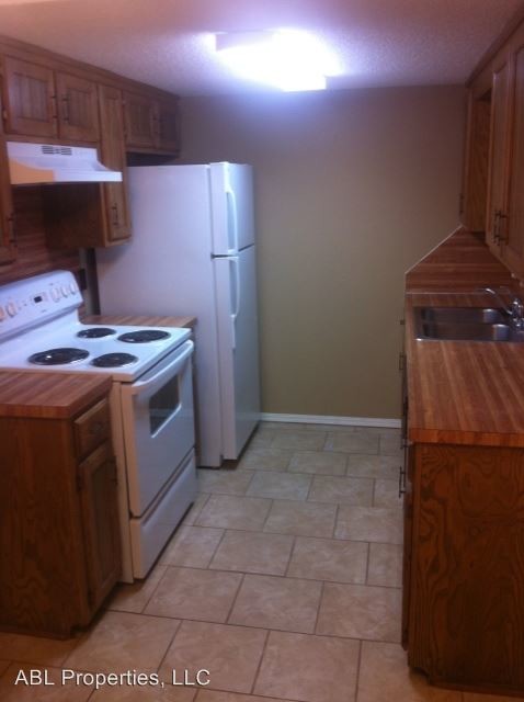 Foto del edificio - 2708-2710 Oakview Rd