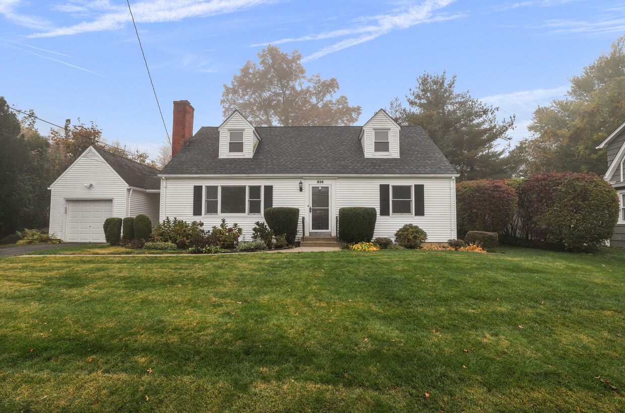 216 S Poe St, Hartsdale, NY 10530 House Rental in Hartsdale, NY