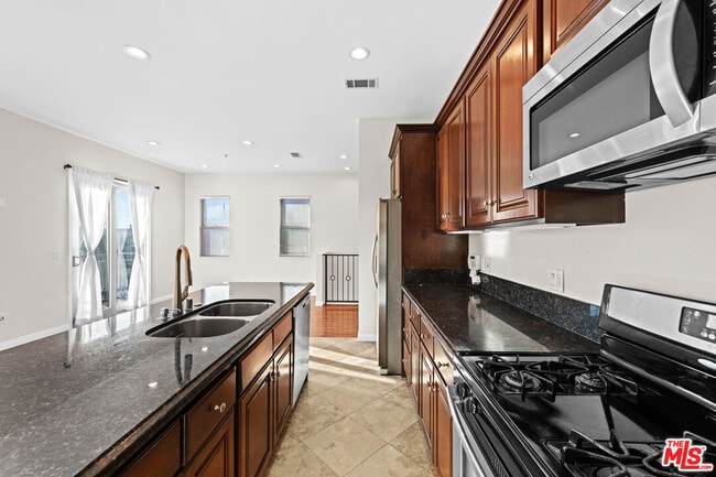 Foto del edificio - 6069 Horner St