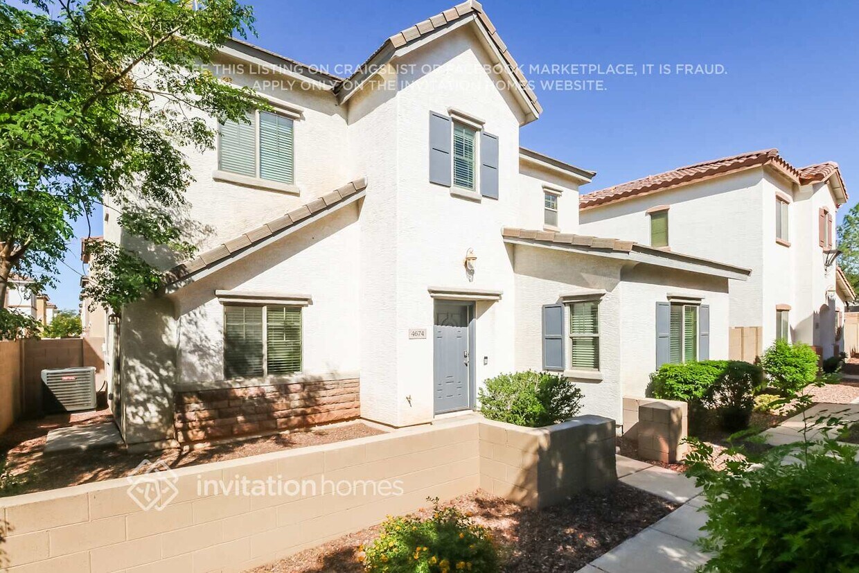 Foto principal - 4674 E Laurel Ave
