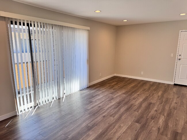 Foto del edificio - 507 E Cedar Ave