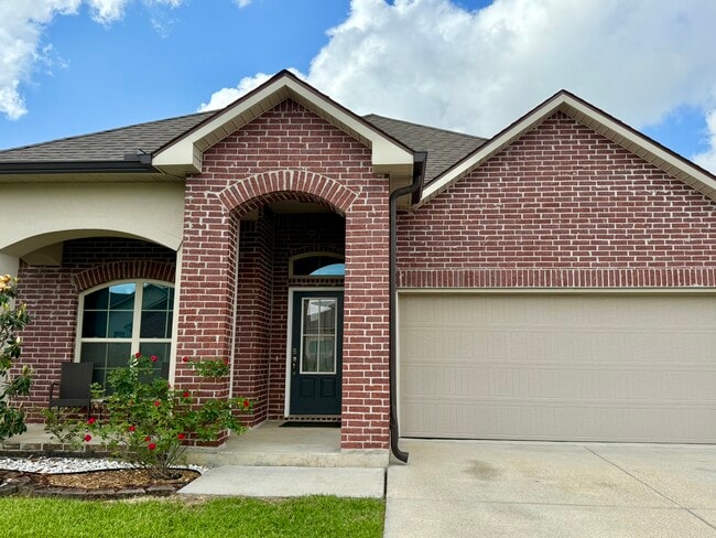 Building Photo - 2240 N Lake Michele Cir