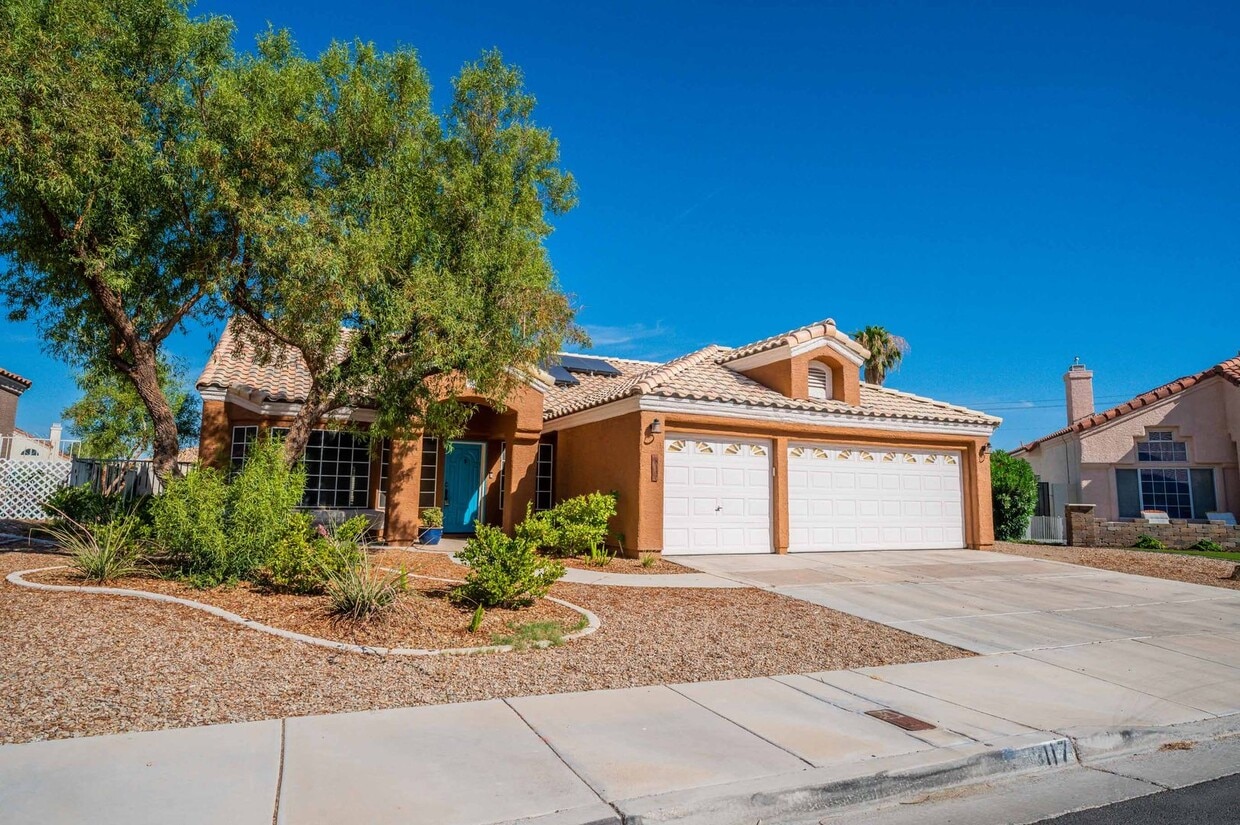 Primary Photo - Single Story with 3-Car Garage