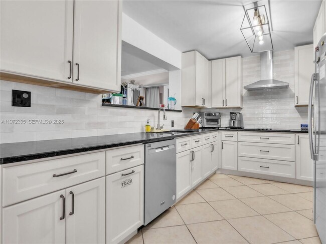 Foto del edificio - 13821 SW 14th St