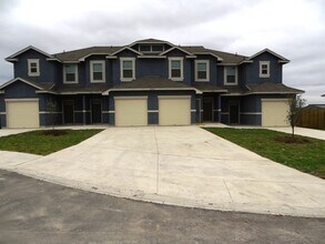 Building Photo - 6018 Jax Wy