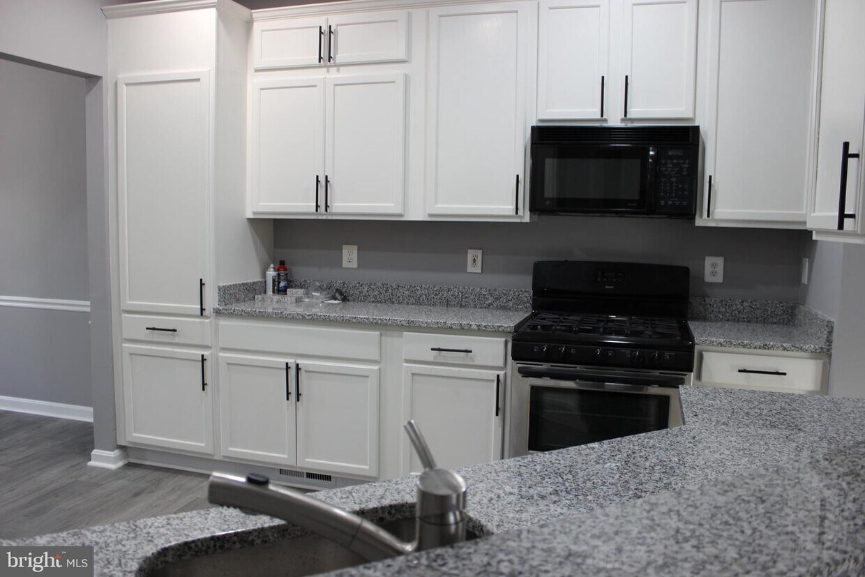 Primary Photo - 12313 Penzance Ln
