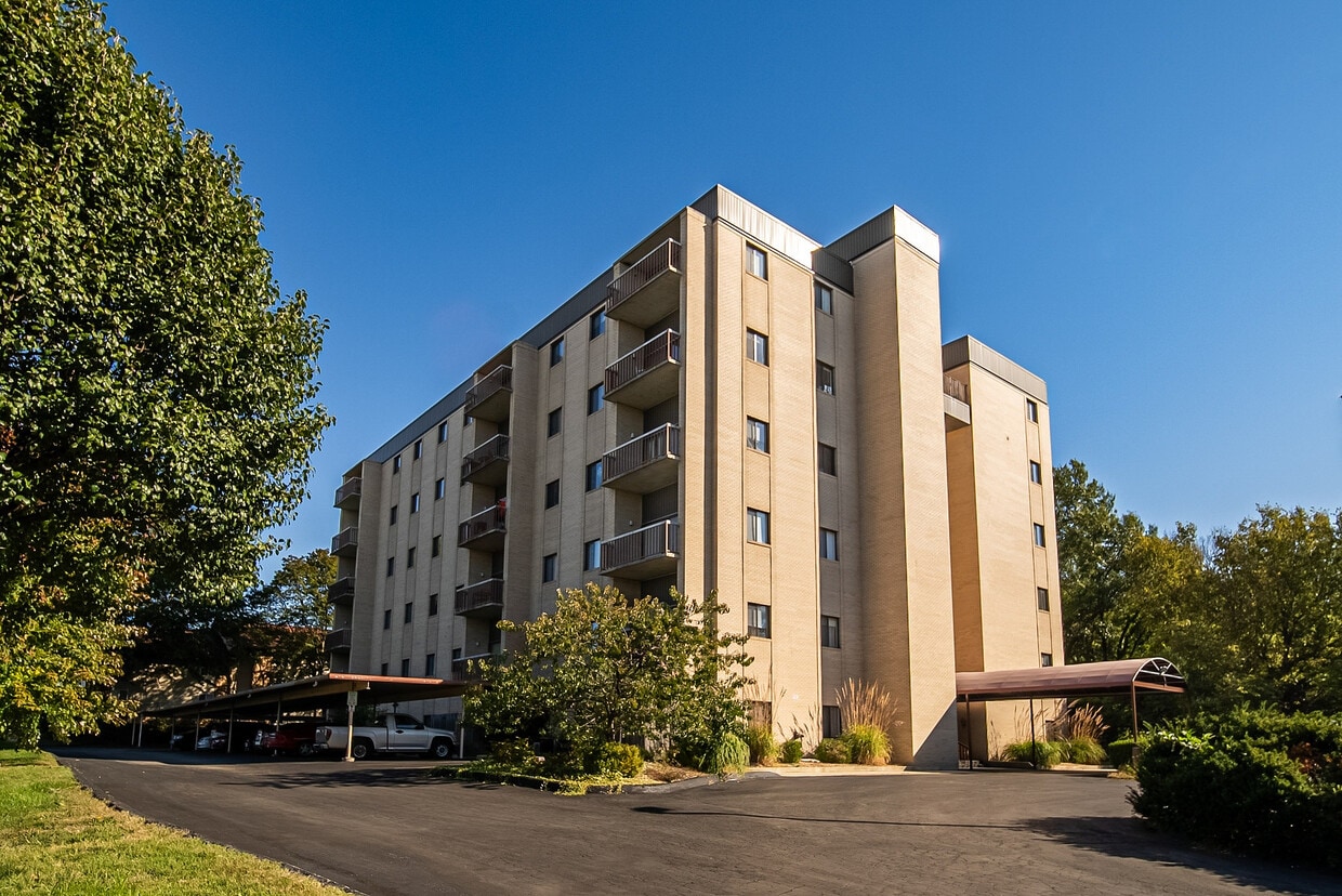 Primary Photo - Regency Tower