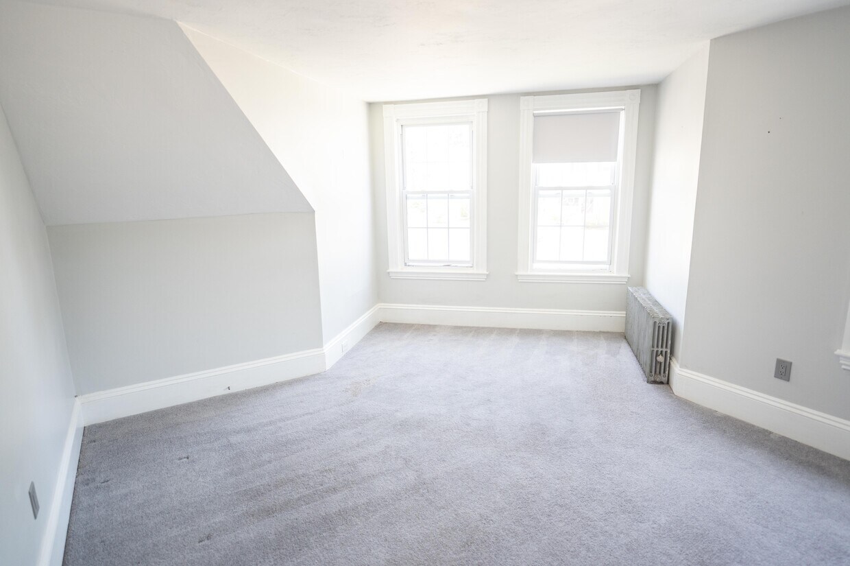 60 Plain St Unit 2, Rockland, MA 02370 Apartments in Rockland, MA