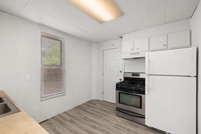 Building Photo - 170 Marion Ave