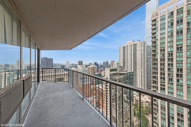 Building Photo - 10 E Ontario St