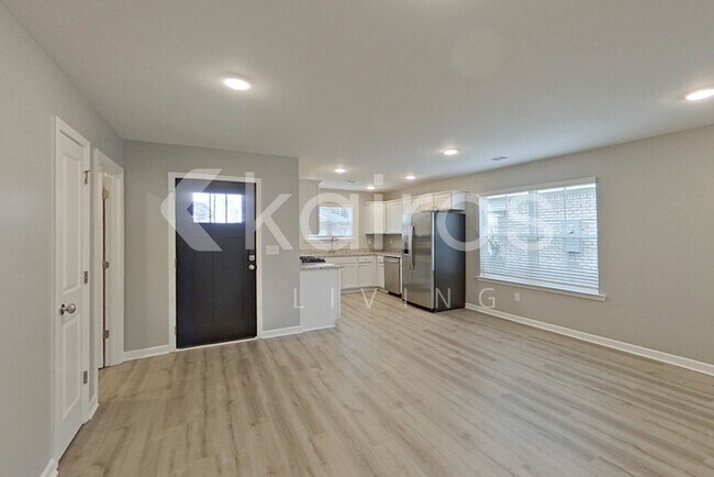 Foto del edificio - 128 Denise Dr