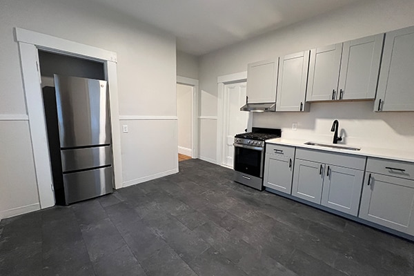 Building Photo - 23 Maple St