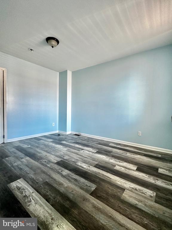 Building Photo - 542 Stanbridge St