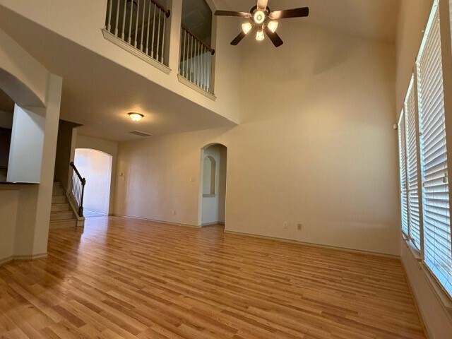 Foto del edificio - 3314 Selene Dr