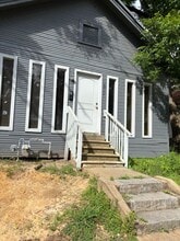 Building Photo - 200 Reagan St