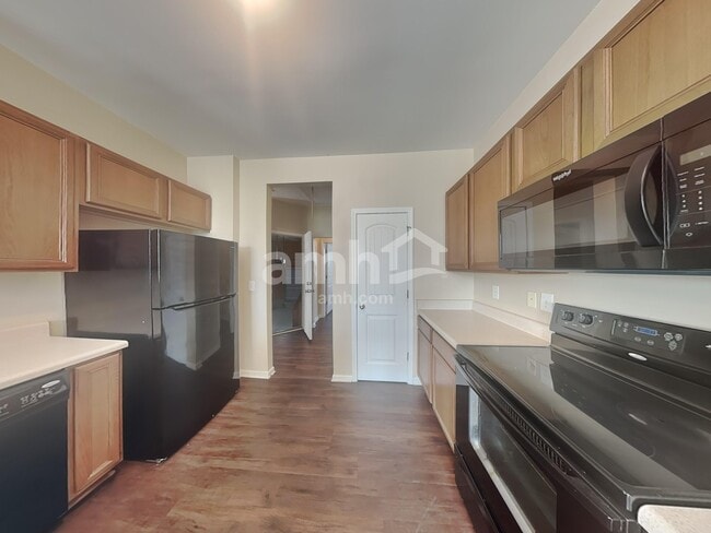 Building Photo - 98 Jade St