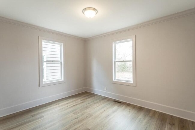 Building Photo - Newly Renovated 3BR/1BTH with Loft for Rent!