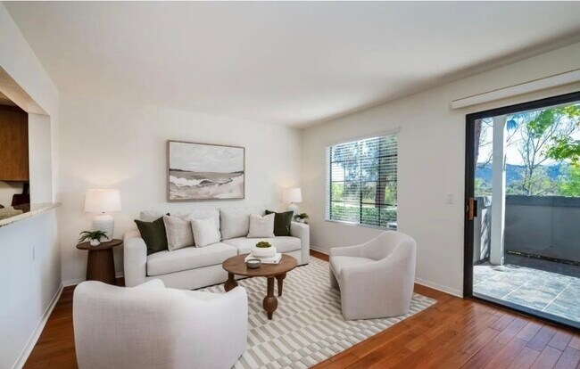 Building Photo - 15016 Avenida Venusto