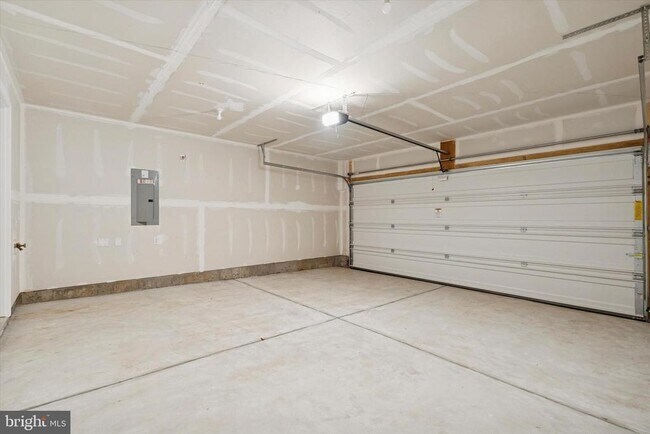 Foto del edificio - 19 E Front St