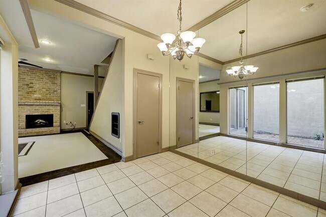 Foto del edificio - 3158 W Holcombe Blvd