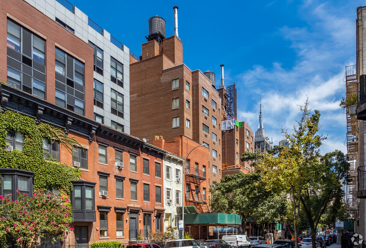 Primary Photo - 345 W 30th St