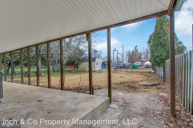Building Photo - 3 br, 1 bath House - 121 S York St