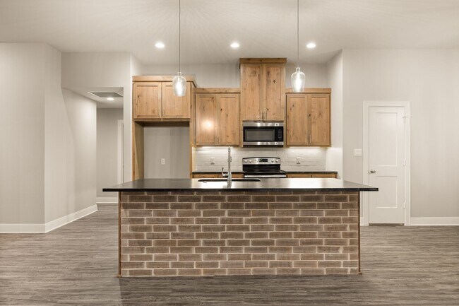 Building Photo - 1628 Legacy