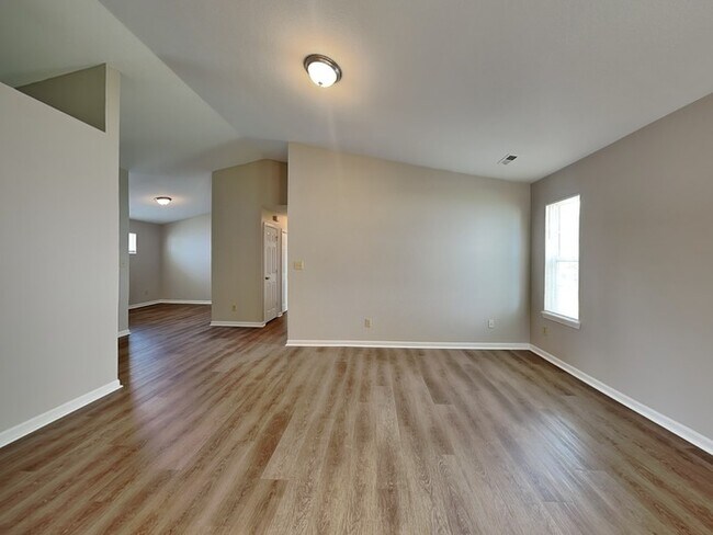 Foto del edificio - MOVE IN SPECIAL! 3 bed 2 bath in Franklin ...
