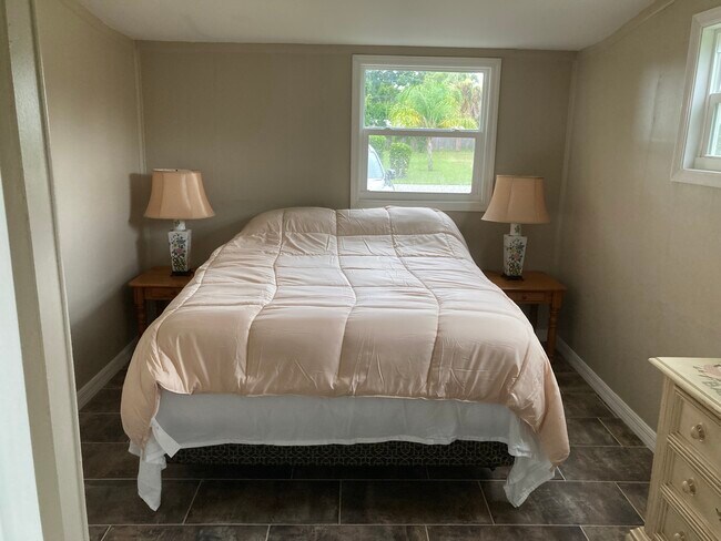 Dormitorio - 1561 5th Ct
