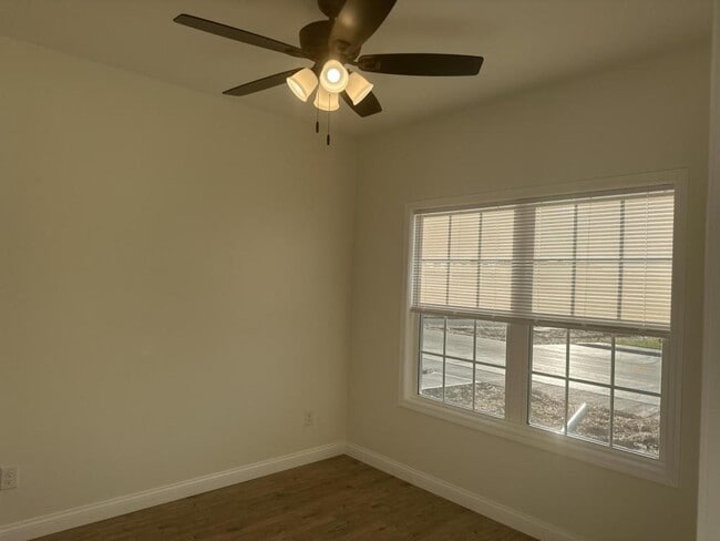 Building Photo - 104 Pinehurst Dr