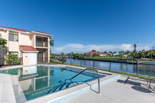 Building Photo - WATERFRONT- 2-BEDROOMS, 2-BATH- PUNTA GORD...