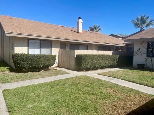 Foto principal - 6074 Correll St
