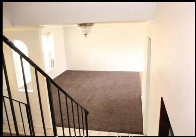 Building Photo - 1621 Debra Dr