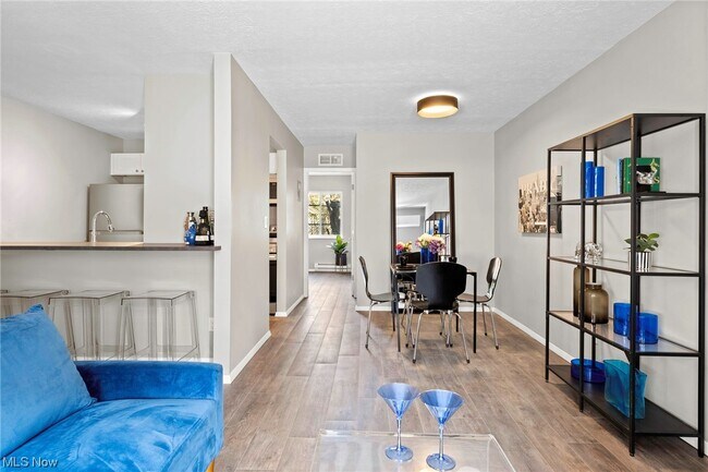 Foto del edificio - 10530 Clifton Blvd