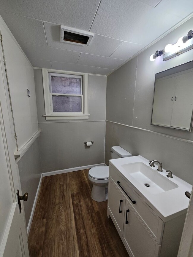 Building Photo - 303KENT