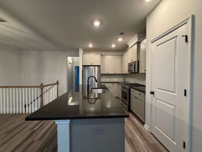 Building Photo - 2029 Statesville Ave