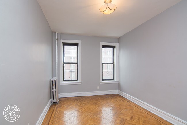 Building Photo - 880 47th St