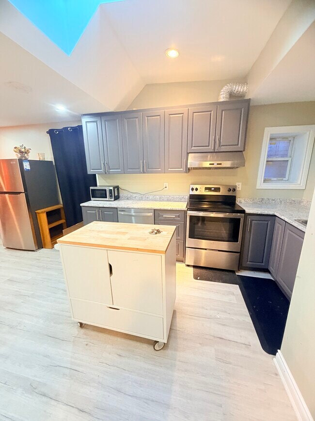 Photo du bâtiment - 5900 Main St